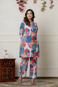 Conjunto Casual Diario con Estampado Botánico Azul, Cuello Redondo, Abertura Lateral, Estampado Floral, Top Estilo Kurta de Manga Larga con Botones - Product Image 3