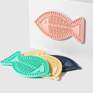 Al por mayor: Tapete de silicona moderno y ecológico para lamer para perros con ventosa segura, y tazón portátil e impermeable para perros, ideal para el baño. - Product Image 2