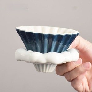 Gotero de café de cerámica Verter sobre cafetera con soporte Filtro elegante en forma de V de flores - Product Image 2