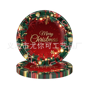 Articles de fête de Noël rouges et verts : nappes, assiettes et couverts jetables pour les célébrations de fin d'année - Product Image 3
