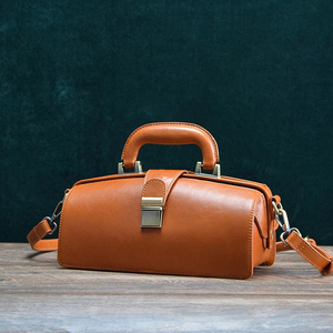 Luxury Vintage Leather Doctor Bag Ladies Business Tote Bag Handmade Retro Boston Bag Vegetable <strong>Tanned</strong> Leather <strong>Handbag</strong> for Women - Product Image 1