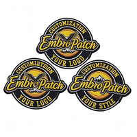 Patch brodé personnalisé en lettres cursive, monogramme, texte, initiales, alphabet, rouge et blanc