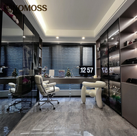 Design Studio Sourcing : Armoires de dressing modernes et luxueuses sur mesure avec organisation flexible pour projets de villas haut de gamme