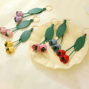 Llavero de PU con forma de tulipán, colgante decorativo para bolso, soporte para llaves de coche, elegante colgante floral para bolso - Product Image 3