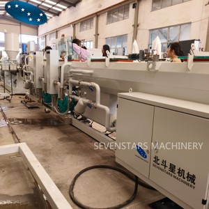 Ligne <span class=keywords><strong>de</strong></span> production <span class=keywords><strong>automatique</strong></span> <span class=keywords><strong>de</strong></span> tuyaux en plastique HDPE PP PE 20-110mm Machine à fabriquer des tuyaux PPR à pompe centrale - Product Image 4