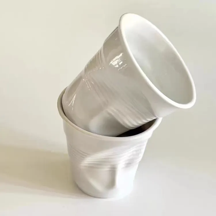 Cangkir keramik tidak beraturan gaya Nordic cangkir air unik cangkir kopi desain jepit tangan lipit untuk hadiah