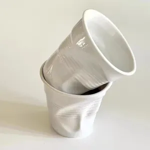 नॉर्डिक शैली अनियमित चीनी मिट्टी के कप के लिए अद्वितीय पानी कप Pleated हाथ चुटकी डिजाइन कॉफी मग उपहार