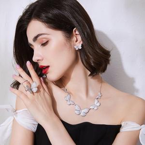 Nouveau produit, collier avec grand pendentif papillon en zircon cubique blanc, bijoux de mariage de luxe pour femmes, <span class=keywords><strong>cadeau</strong></span> de fête pour les mariées - Product Image 3