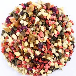 Thé en vrac personnalisable en gros : Mélange de thé santé au jasmin, aux fruits de la fraise et aux fleurs de roselle en boîte en vrac - Product Image 1
