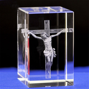 Crocifissi in Vetro e Cristallo per Preghiera e Ricordo Religioso, Ideali come Regali Cristiani - Product Image 4