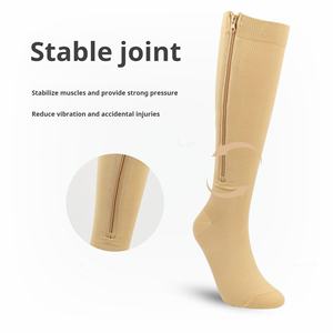 Kaos Kaki Kompresi Olahraga Premium, Meningkatkan Pengiriman Oksigen, Mengurangi Nyeri Otot dan Kram - Product Image 4