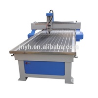 Routeur CNC 1325 de haute qualité pour le travail du bois, contrôle NC Studio/Mach3/DSP, puissance 2,2-5,5 kW, refroidissement par eau 3 axes, engrenage unique