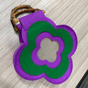 Flower Felt Bag 30x30x10cm Wooden Handle Eco-Friendly Gift Bag - Product Image 2