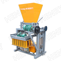 Machine à fabriquer des blocs de ciment creux standard QT4-35B pour les petites entreprises