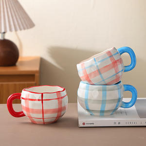 Tasse à café et gobelet en céramique peints à la main <span class=keywords><strong>de</strong></span> style coréen Chaozhou - Design adorable pour les cadeaux d'anniversaire <span class=keywords><strong>ou</strong></span> <span class=keywords><strong>de</strong></span> fête - Product Image 4