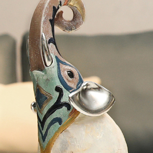 Escultura de resina de caméu de canto nórdico para armário de vinho, escultura de luxo de alta qualidade para sala de estar de hotel - Product Image 5