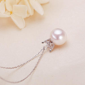 สร้อยคอสไตล์มินิมอลแบบญี่ปุ่น-เกาหลี ทำจากเงินแท้ S925 ประดับมุกน้ำจืดและมงกุฎเพชรซิรคอน  แบบคล้องคอ - Product Image 2