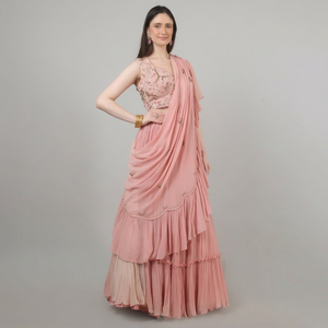 Conjunto de Moda Premium para Mujer, Lehenga Choli de Diseñador, Color Durazno con Cuentas de Perlas y Trabajo de Lentejuelas - Product Image 1