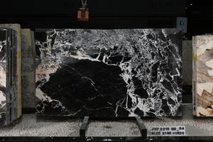 Losas de mármol negro de piedra de lujo que transmiten Luz de losa caliente - Product Image 3