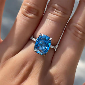 Anello di fidanzamento da donna Q851 in argento con zaffiro taglio ovale e accenti di diamanti per gioielli da matrimonio - Product Image 1