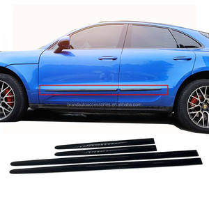 Accessoires d'extérieur de voiture Protecteur de porte latérale Bandes de moulage de carrosserie Garniture de couverture - Product Image 1