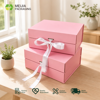 Boîte cadeau magnétique en papier rigide épais avec logo personnalisé, laminage mat rose, pliage magnétique avec ruban