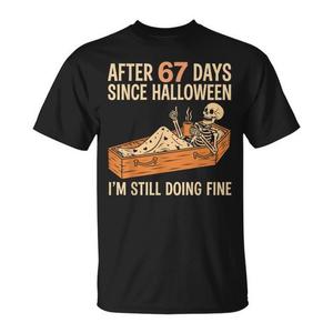 T-shirt Skeleton In Coffin 67 Days Halloween Meme con scollo rotondo nera - Product Image 1