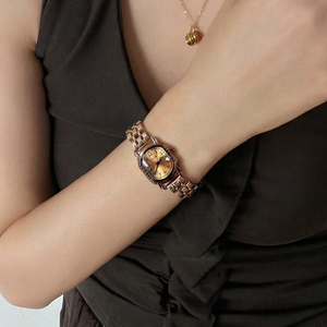 Reloj de Cuarzo para Mujer CILOA, Diseño Retro Simple con Esfera Pequeña, Correa Delgada Negra y Marrón, Elegante Reloj de Pulsera para Dama - Product Image 4