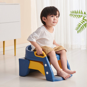 Siège d'apprentissage de la propreté pour bébé avec marchepied antidérapant pour les tout-petits de 1 à 2 ans, siège de toilette pliable en plastique bleu et jaune - Product Image 3