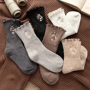 Quentin Custom Crew Embroidery Knitted Socks High Quality Low Moq Custom Good Quality Socks Own Logo Embroidered Unisex Grip