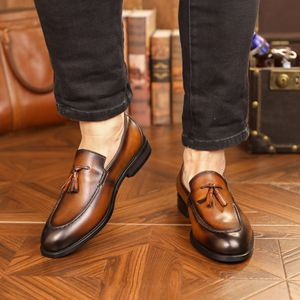 Mocassins pour hommes en cuir véritable de haute qualité, style rétro de luxe, à pampilles, antidérapants, chaussures décontractées - Product Image 4