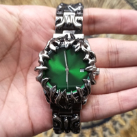 Montre-bracelet à quartz pour homme avec cadran sculpté flamme, calendrier, style Y2K Hip Hop, en alliage unique, tendance streetwear, idéale pour collection ou cadeau