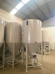 China Manufacturer Automatic Vertical Type Poultry Livestock Feed <strong>Fodder</strong> Powder Grinder Crusher Animal Feed Mixer Machine - Product Image 3