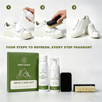 Kit de nettoyage et désodorisation de chaussures de marque, lot de quatre, avec nettoyant mousse, spray désodorisant, éponge et brosse pour baskets, cuir, toile et maille