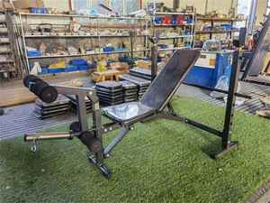 Équipement de musculation pour salle de sport, rack de musculation réglable, entraîneur multifonction intégré, <span class=keywords><strong>banc</strong></span> d'extension pour les jambes inclinées - Product Image 5