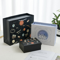 Boîte cadeau imprimée écologique en gros, motif artistique, pour emballage de cadeaux de fêtes