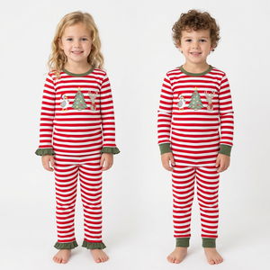 Conjunto de pijama a rayas de manga larga para niñas y niños, conjunto de ropa para hermanos con estampado de árbol de Navidad y puños con volantes - Product Image 1