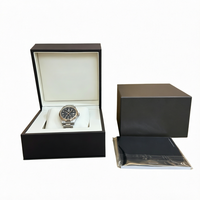 Coffret à montres en bois laqué rouge en gros 11x11x7.3cm avec coussin en velours blanc, logo en feuille d'or, MOQ 500, sérigraphie laser sans MOQ