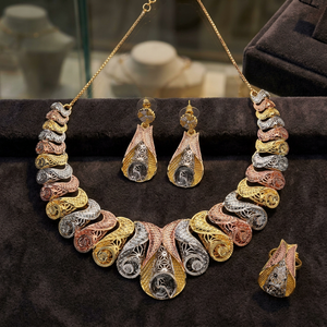 Collares Cortos Chapados en Oro de 3 Tonos al por Mayor, Conjunto de Joyería de Moda Turca Tricolor, Conjunto de Joyería de Boda Chapada en Latón Multitono - Product Image 3