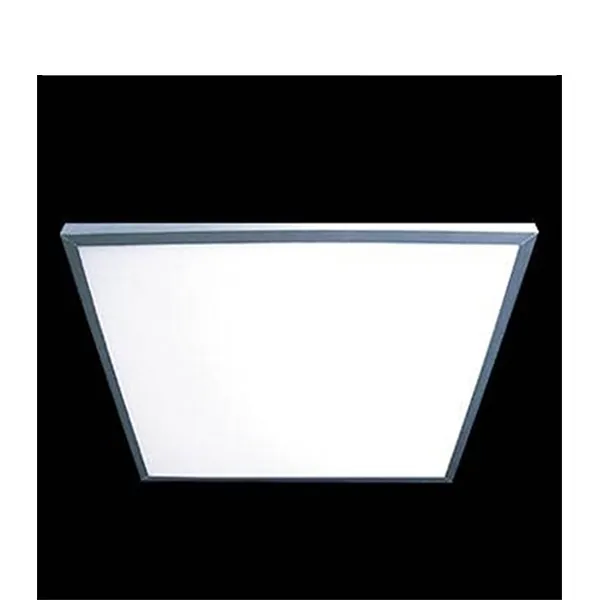 LEDパネル光学カバーボードは、カスタム形状の透明アクリルLGP導光板のサイズにカットされています