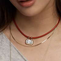 Collier ras du cou en acier inoxydable tressé avec pendentif rectangulaire en or et zircon cubique, délicat pour femme, idéal comme cadeau