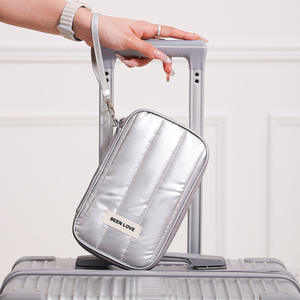 กระเป๋าใส่บัตรเดินทางกันขโมย Been Love Silver Travel Card Holder พร้อมช่องเก็บพาสปอร์ตแบบพกพาสำหรับการเดินทาง กระเป๋าเก็บบัตรประชาชนสำหรับทุกเพศ - Product Image 2