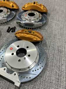 Kits de freinage haute performance résistants à la chaleur avec disques flottants et étriers sport pour <span class=keywords><strong>BMW</strong></span> M3 E46 - Product Image 3