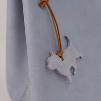 Breloque de sac personnalisée en cuir pleine fleur véritable, écologique, avec silhouette de chat de dessin animé, imprimée en typographie, multicolore