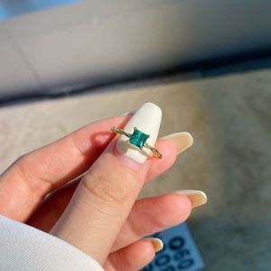 Anillo Dylam Charm Tiny de Plata de Ley 925 Chapado en Oro de 18K con Circonita Cúbica 5A, Diseño Cuadrado Trenzado y Elegante para Mujer, Joyería Diaria y de Boda - Product Image 4