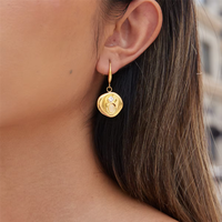Boucles d'oreilles de créateur en acier inoxydable plaqué or 18 carats, classiques, avec pendentif pièce irrégulière en zircon et pierre naturelle