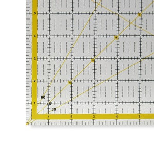 <span class=keywords><strong>Tapis</strong></span> <span class=keywords><strong>de</strong></span> coupe personnalisé <span class=keywords><strong>de</strong></span> grande taille en PVC transparent <span class=keywords><strong>de</strong></span> sécurité <span class=keywords><strong>de</strong></span> tissu <span class=keywords><strong>de</strong></span> forme carrée <span class=keywords><strong>de</strong></span> 3mm pour le bureau, l'école et la maison, avec logo en option - Product Image 6