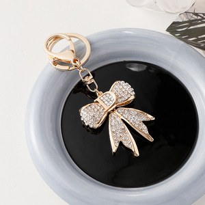Portachiavi Professionale Stile Coreano con Lettera D in Strass e Fiocco, Accessorio per Chiavi Auto, Accessorio per Borsa, Ciondolo Regalo - Product Image 2
