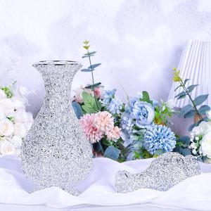 Elegante florero de aluminio pulido con acabado anticorrosión para mostrar flores frescas o artificiales en cualquier entorno - Product Image 4