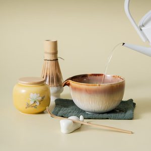 Juego de Tazas de Matcha de Gres con Batidor de Bambú, Diseño Wabi Sabi para la Ceremonia del Té - Product Image 6